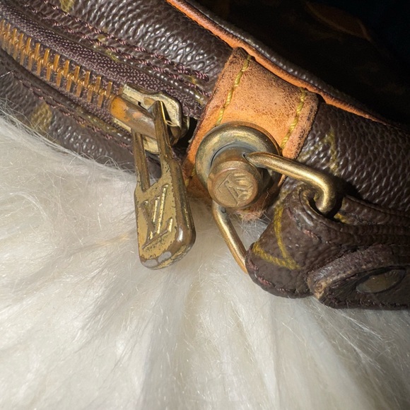 Louis Vuitton Monogram Brown Women’s Wristlet - Picture 4 of 12